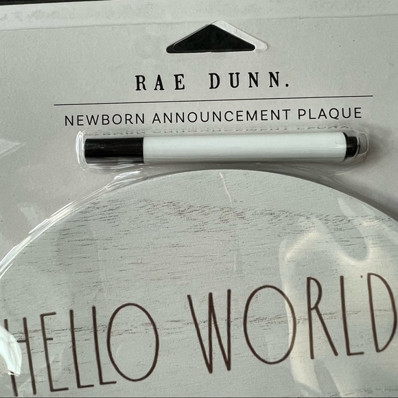 NWT Rae Dunn ‘Hello World’ Birth Announcement Board - Picture 6 of 6